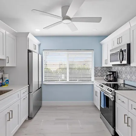 Palm Retreat - Large Cottage On Sanibel Island With Bikes Exterior photo