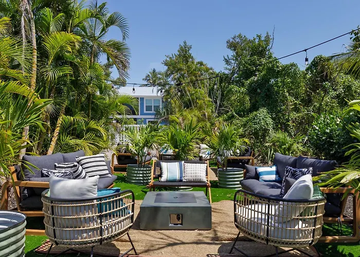 Palm Retreat - Large Cottage On Sanibel Island With Bikes